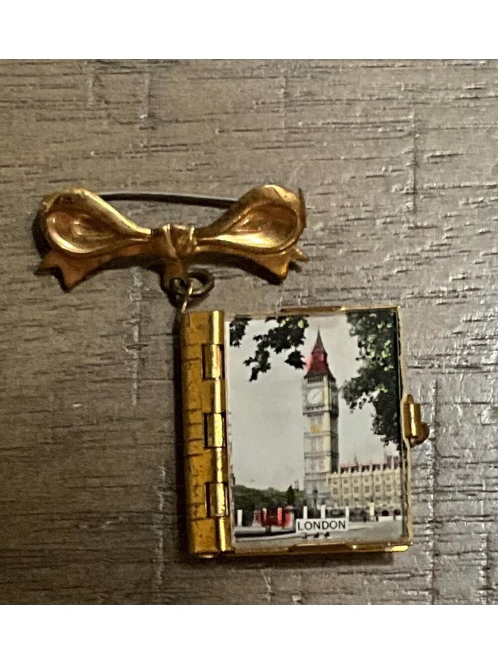 Vintage Gold Tone Souvenir Photobook Brooch/Pin/Charm/Locket Big Ben & More